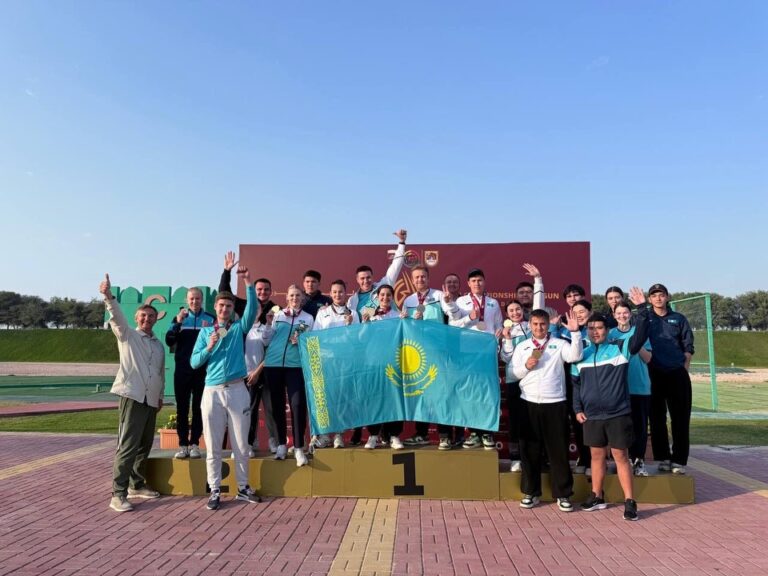 Казахстанские спортсмены завоевали золотую медаль чемпионата Азии по стендовой стрельбе, который